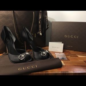 Gucci Horsebit Satin Peep-toe Stiletto Pumps
